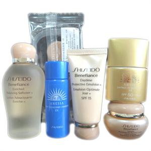 Shiseido资生堂 六件套－中样（盼丽风姿滋润乳液SPF15/15ml+盼丽风姿健肤水30ml/干性至极干性+盼丽风姿丰润紧面霜10ml+安热沙专业防晒卸妆油20ml+安热沙防晒露12ml+水润乳粉膏120/0.5g)